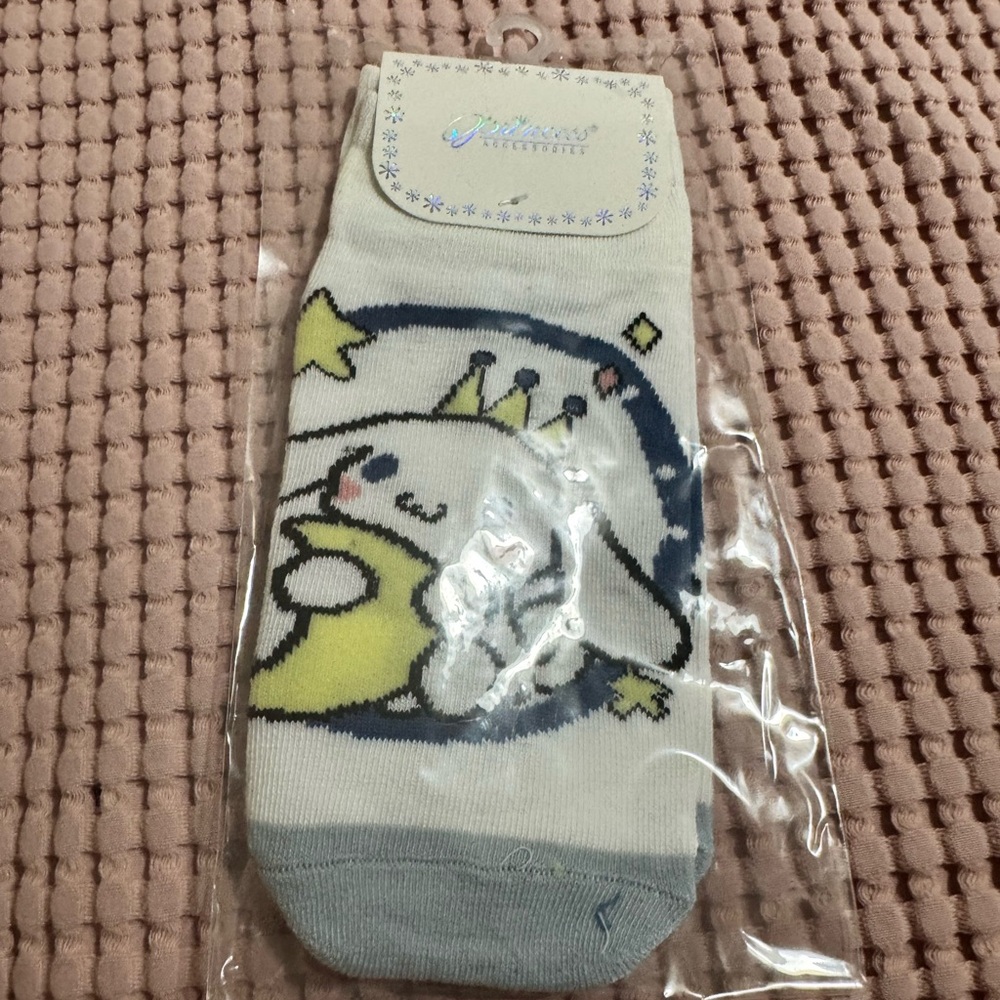 NWT Cinnamon Roll Socks - White and Blue